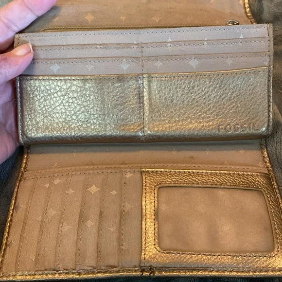 Fossil Gold Leather Wallet - Picture 8 of 10